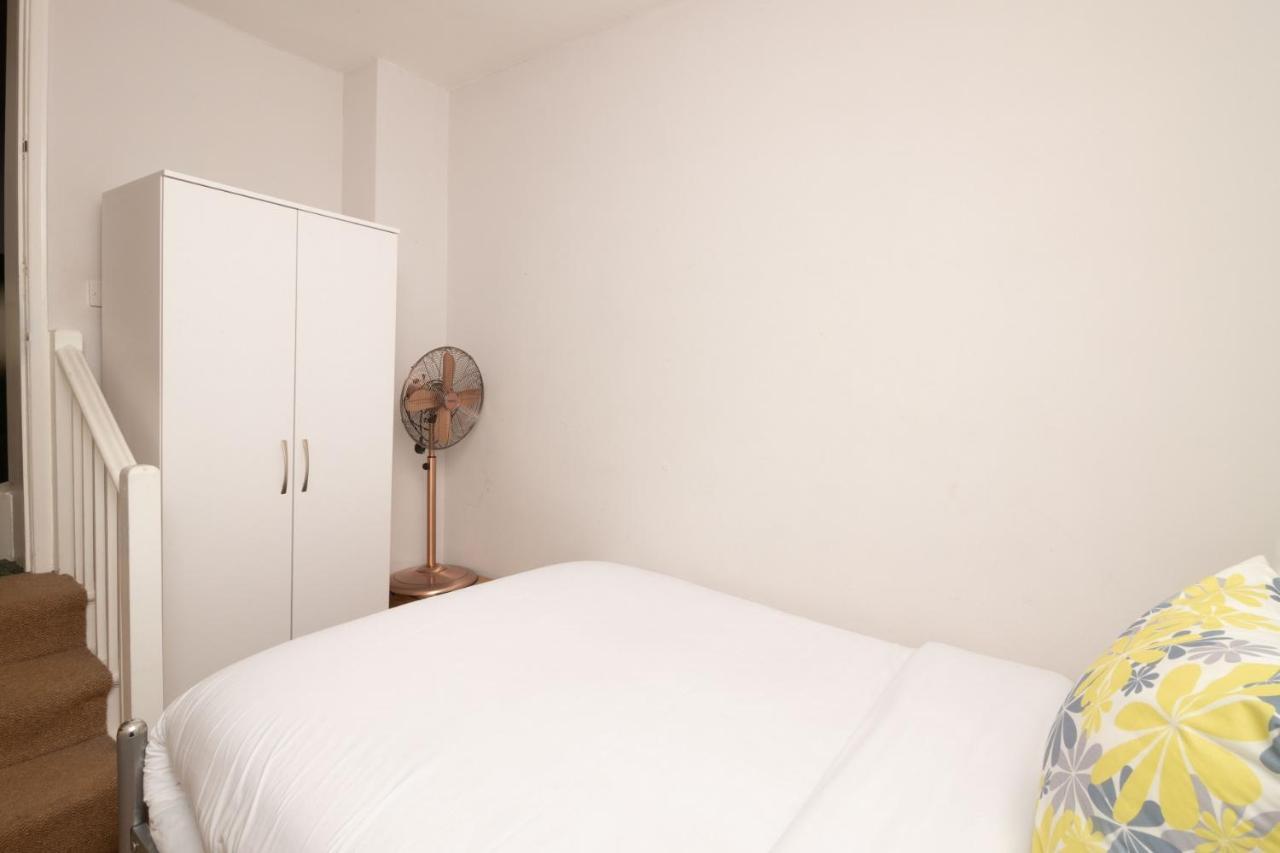 The Angel Place Hideaway - Fair 4Bdr House With Terrace London Luaran gambar